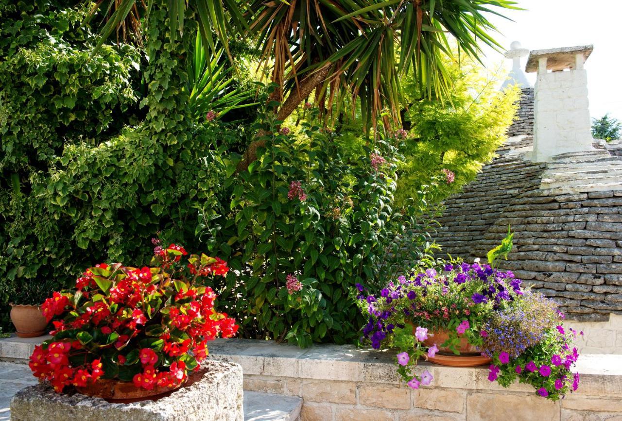 Trullo Giardino Fiorito Bed and Breakfast Alberobello Buitenkant foto
