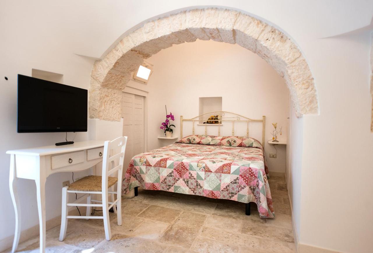 Trullo Giardino Fiorito Bed and Breakfast Alberobello Buitenkant foto