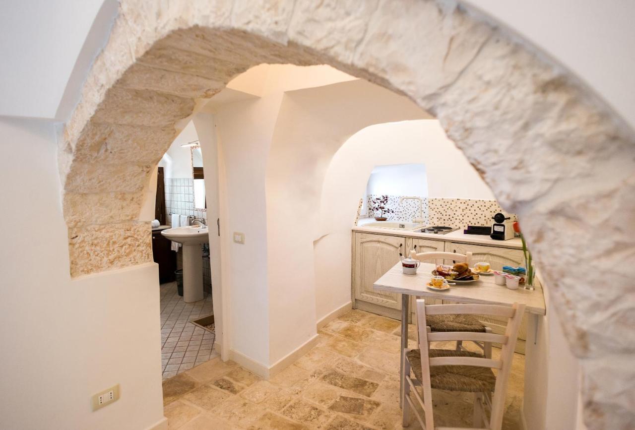 Trullo Giardino Fiorito Bed and Breakfast Alberobello Buitenkant foto