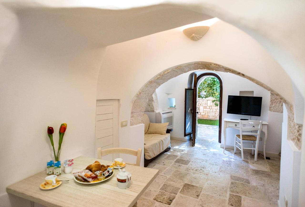 Trullo Giardino Fiorito Bed and Breakfast Alberobello Buitenkant foto